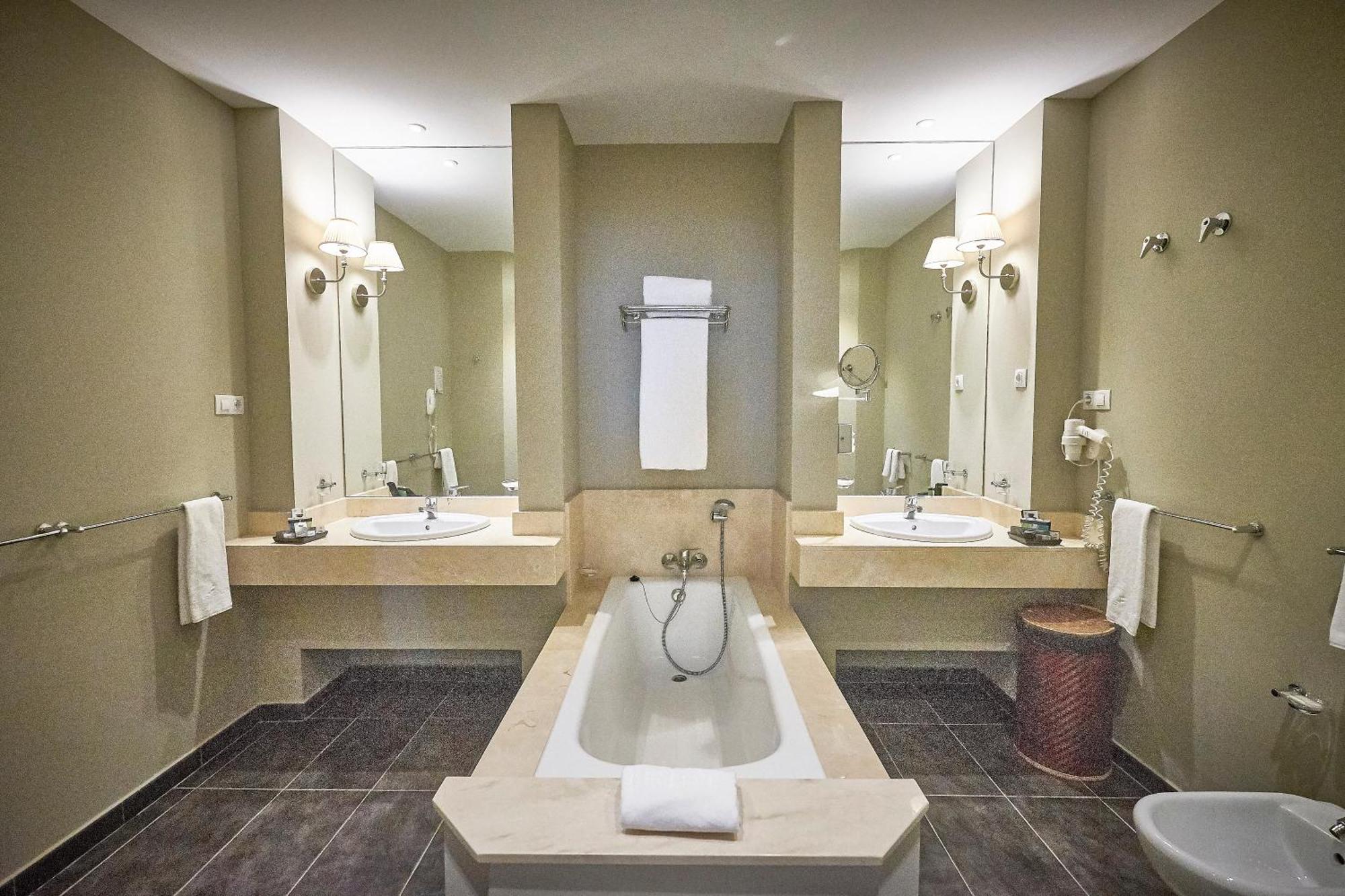 Two-Bedroom Suite,1278935872:JPEG