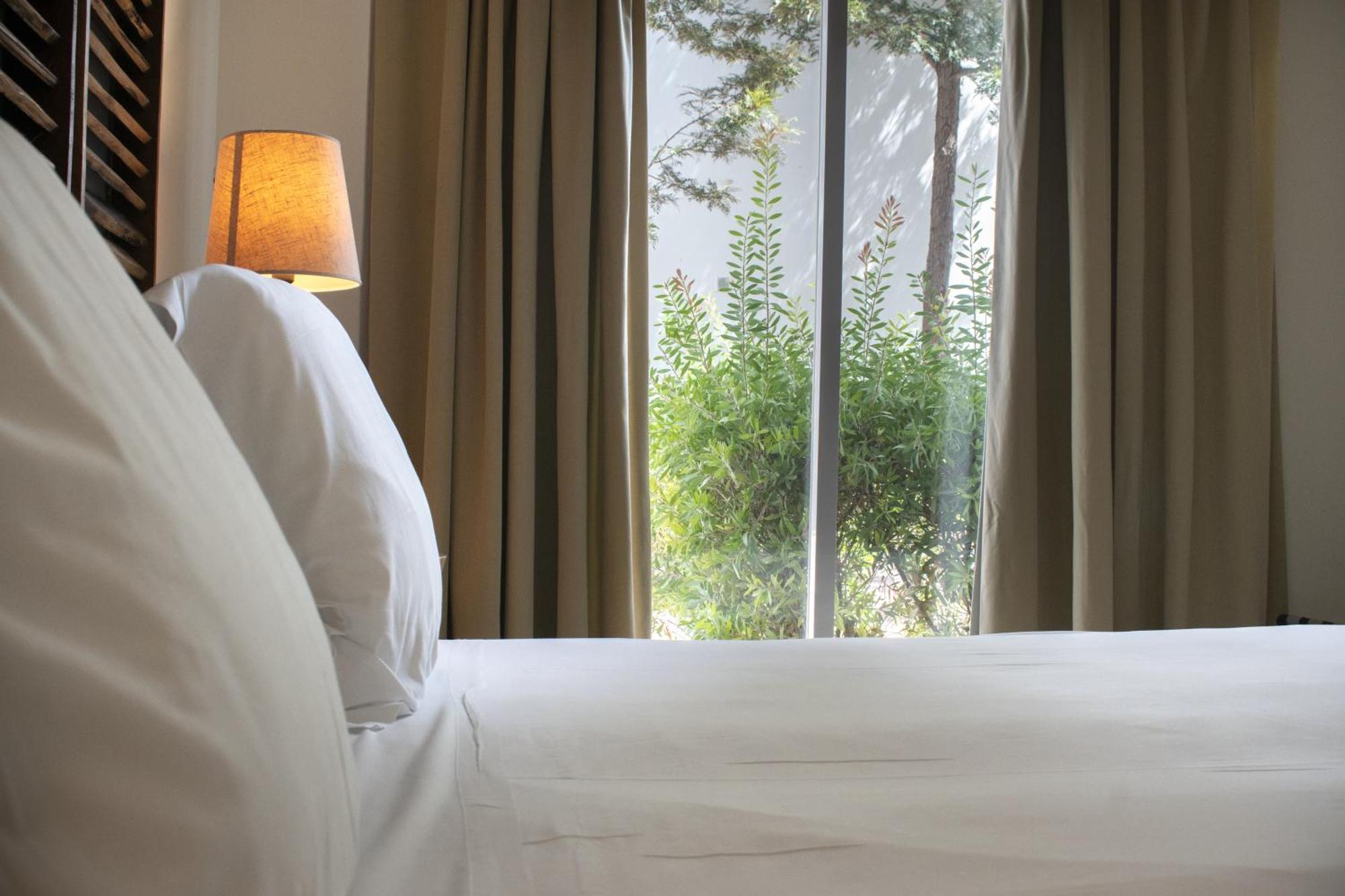 One-Bedroom Suite,1278935188:JPEG